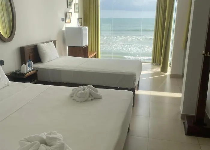 KINGS BAY Beach Resort Galle