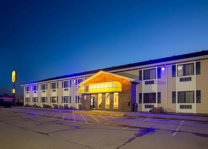 Super 8 By Wyndham El Dorado Hotel