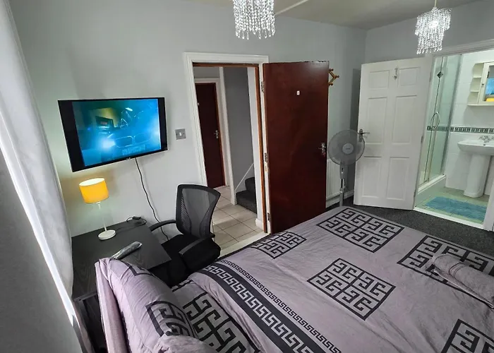 Fenia Estate Hotel Barking 