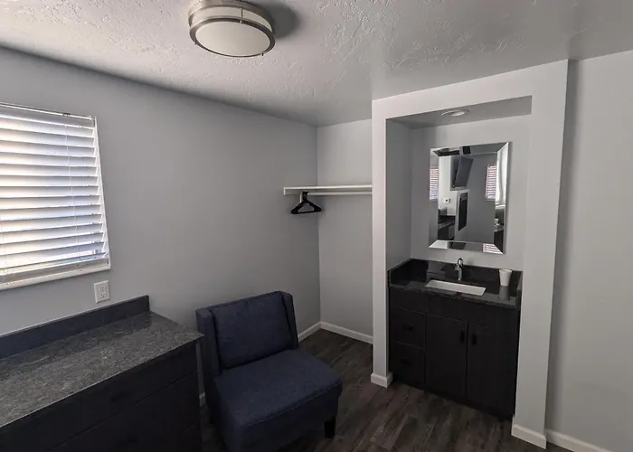 Majestic Rockies Motel Sandy