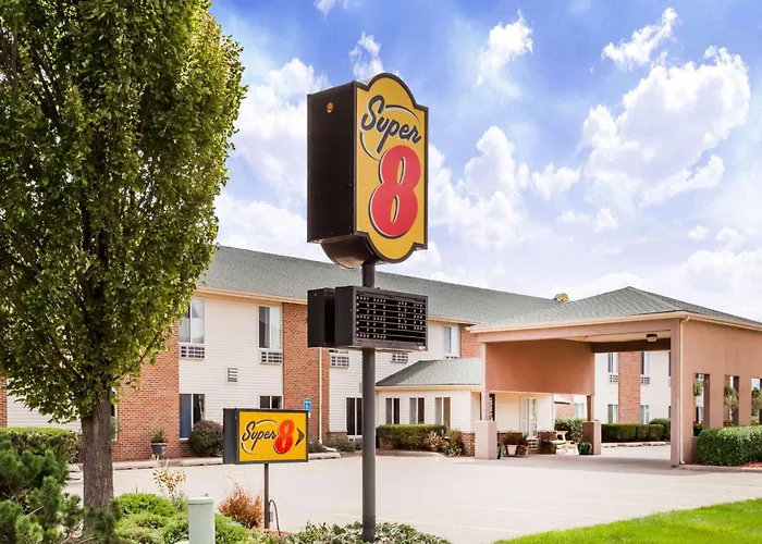 Super 8 By Wyndham Pekin/Peoria Area Hotel