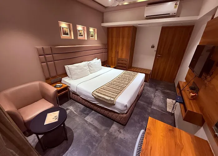 Hotel Varishtta - Kopar Khairane - Quality And Comfort Navi Mumbai