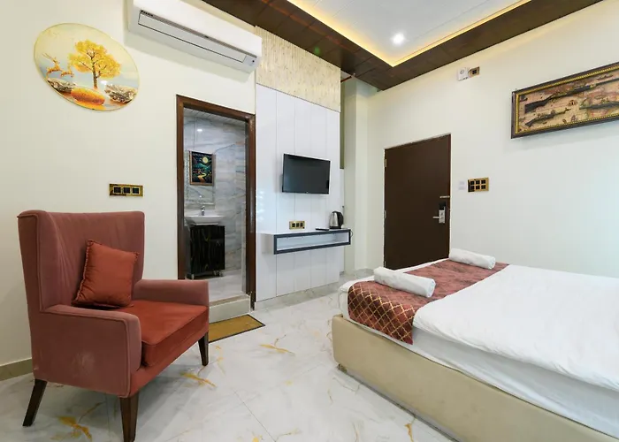Hotel Prince Diamond Varanasi