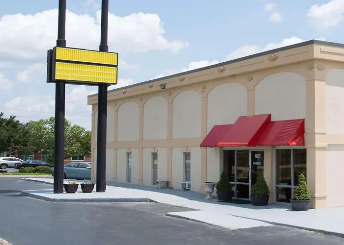 Super 8 By Wyndham Greensboro