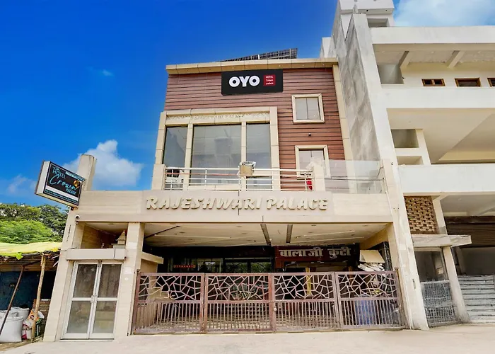 Hotel O Crown Palace Kanpur