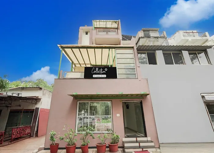 Super Collection O Sachivalaya Metro Station Gandhinagar Formerly Hotel Ghunghat Inn