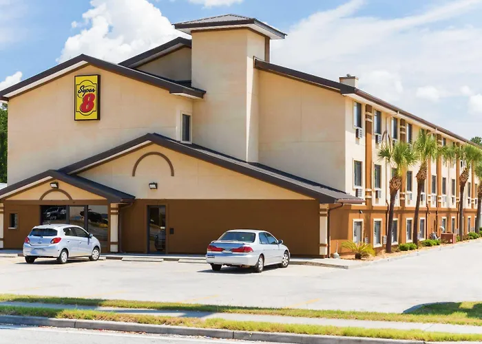 Super 8 By Wyndham Brunswick/St Simons Island Area Hotel