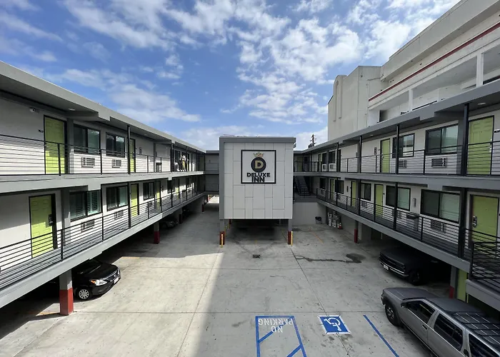 Deluxe Inn Hawthorne/ Lax