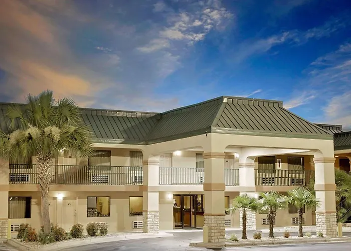 Super 8 By Wyndham Byron/South Macon Hotel