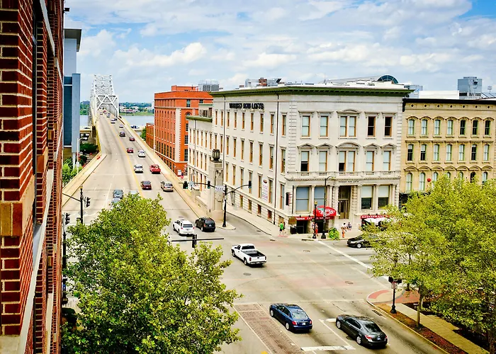 Courtyard By Marriott Louisville Downtown