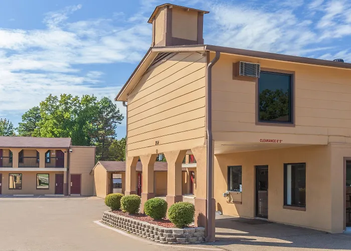 Super 8 By Wyndham Mt. Pleasant Tx Hotel Mount Pleasant