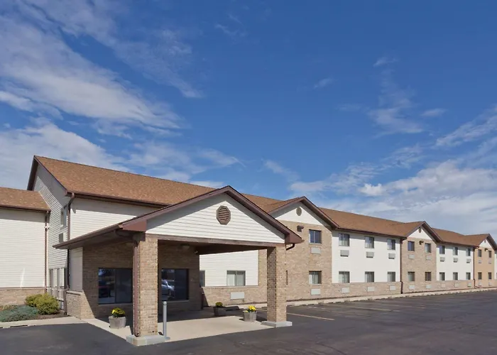 Super 8 By Wyndham Rochelle Hotel