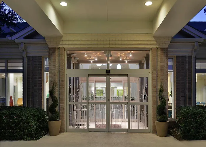 Hilton Garden Inn Addison