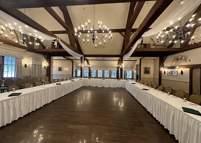 Publick House Historic Inn And Country Motor Lodge Sturbridge