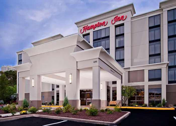 Hampton By Hilton Shelton Hotel