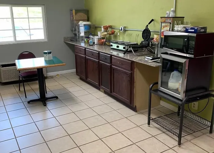 Amerivu Inn & Suites - Gilbertsville Calvert City