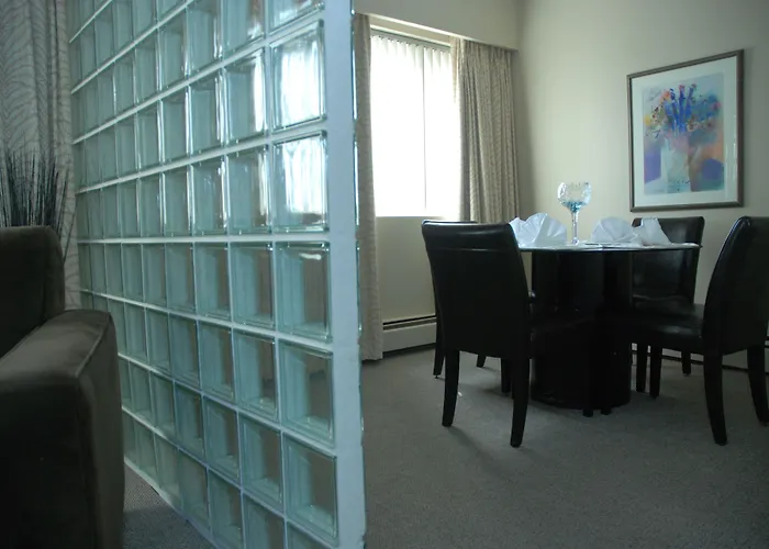 Rosellen Suites At Stanley Park Vancouver