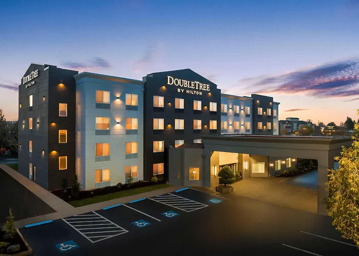 Doubletree By Hilton North Salem Hotel