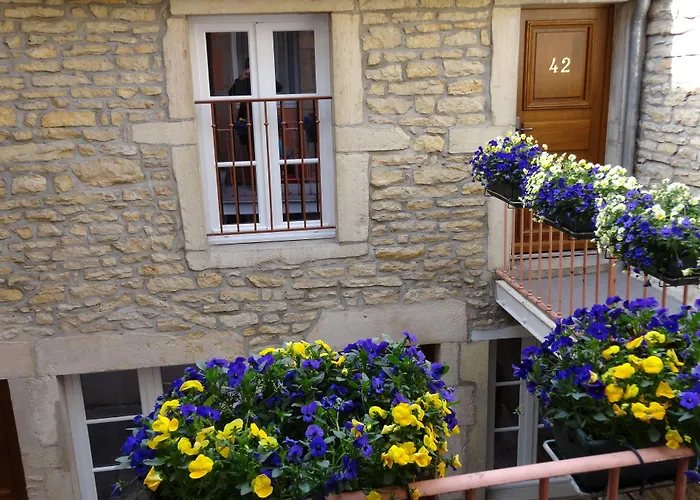 Logis Hotel De La Cloche Beaune 