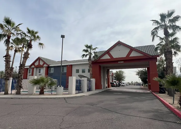 Days Inn By Wyndham Phoenix West