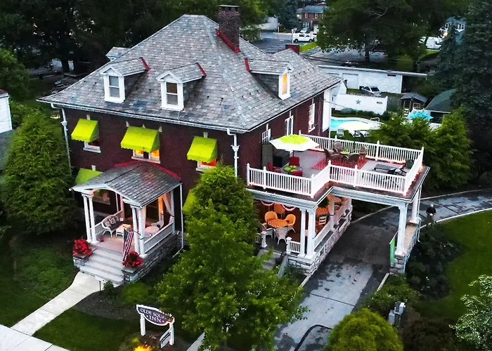 Olde Square Inn Bed And Breakfast Mount Joy