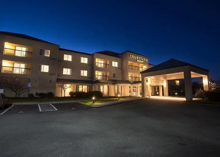 Courtyard Boston Raynham Hotel
