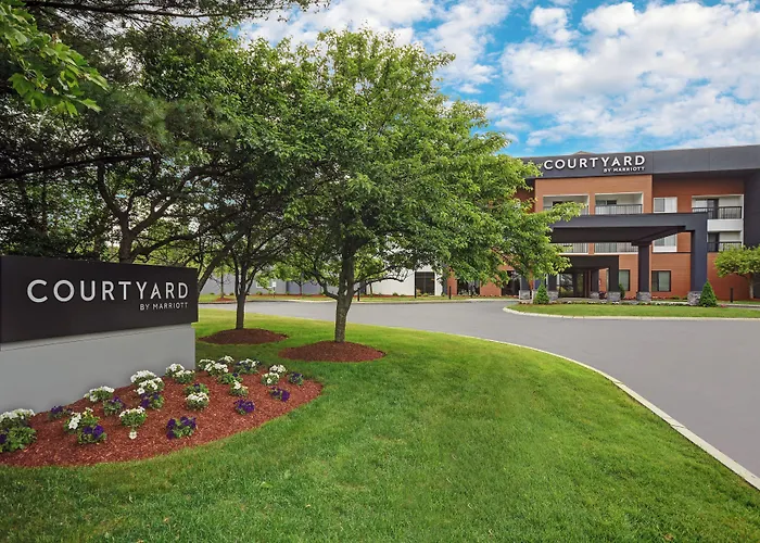 Courtyard Boston Raynham Hotel
