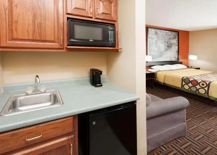 Super 8 By Wyndham Rochester
