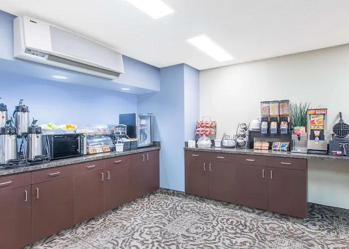 Microtel Inn & Suites By Wyndham Seneca Falls