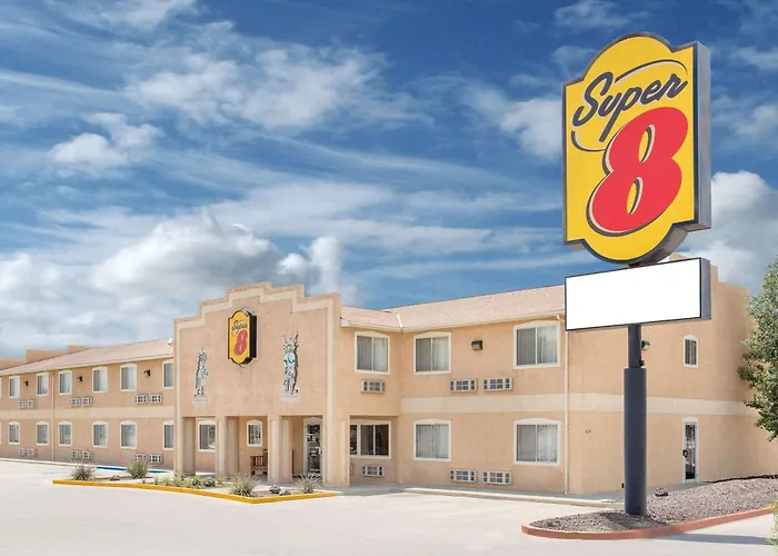 Super 8 By Wyndham Bloomfield Hotel