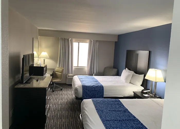 Baymont By Wyndham Enid Hotel