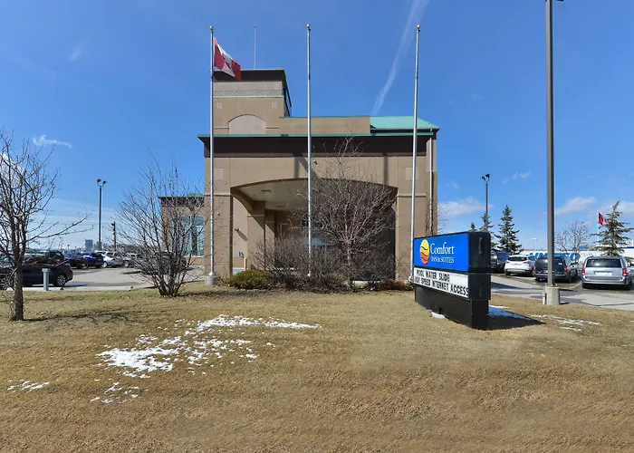 Comfort Inn & Suites Airport South YYC