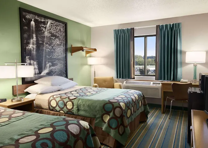 Super 8 By Wyndham Batesville