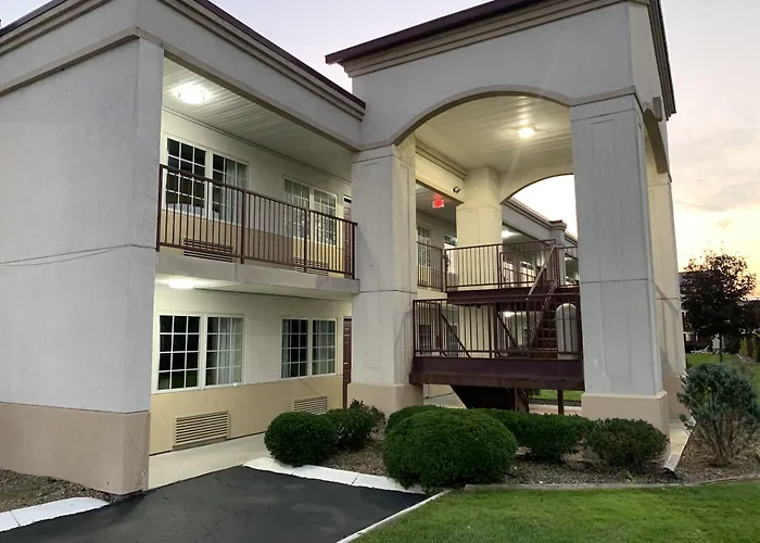 Days Inn By Wyndham Austintown