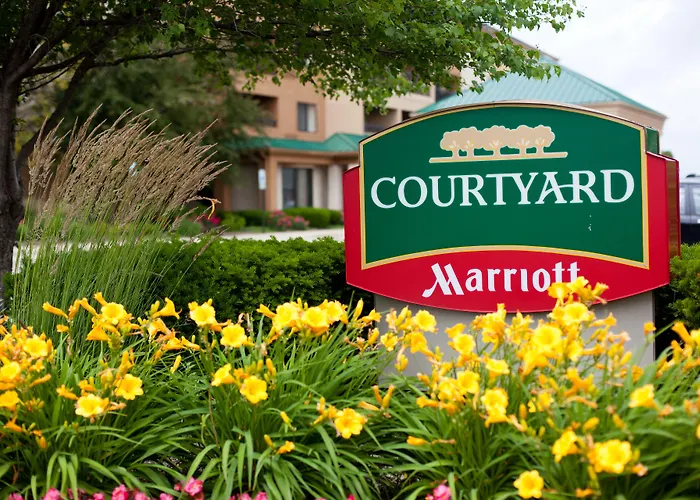 Courtyard Chicago St. Charles Hotel Saint Charles