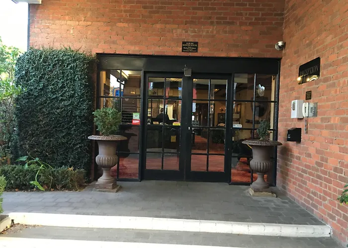 Albury Manor House Hotel