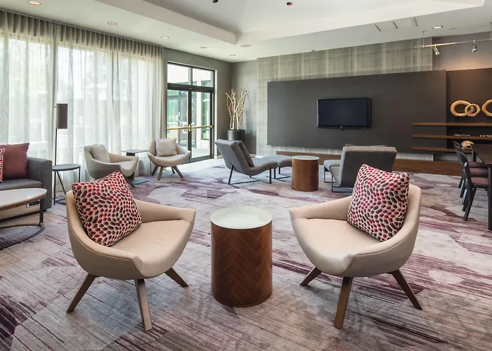 Courtyard By Marriott Seattle Federal Way Hotel