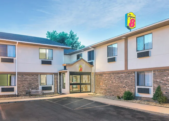 Super 8 By Wyndham Tilton/Lake Winnipesaukee