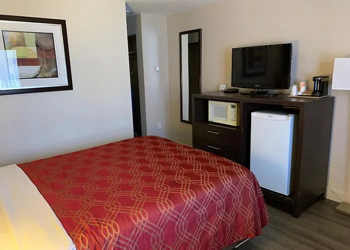 Econo Lodge Inn & Suites Lethbridge