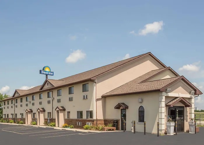 Days Inn By Wyndham Le Roy/Bloomington Southeast