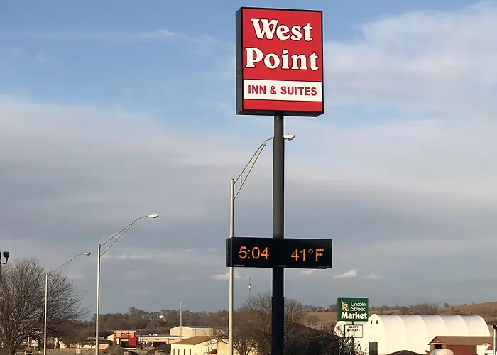 West Point Inn & Suits