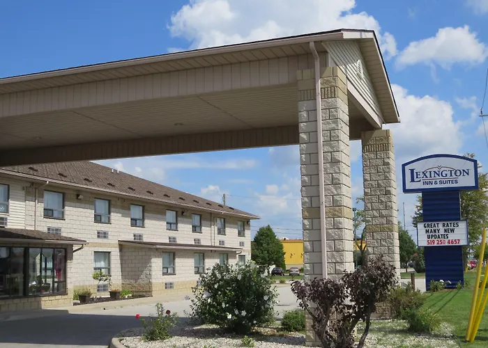 Lexington Inn & Suites-Windsor