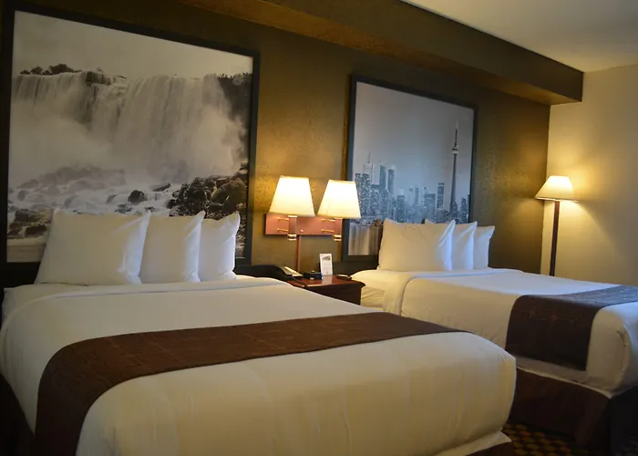 Super 8 By Wyndham Ambassador Bridge Windsor On Motel