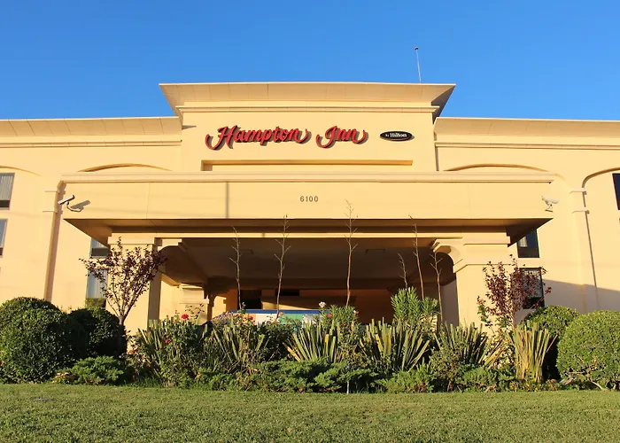 Hampton By Hilton Chihuahua Hotel
