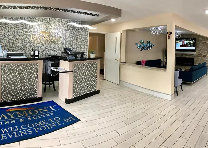 Baymont By Wyndham Stevens Point Hotel