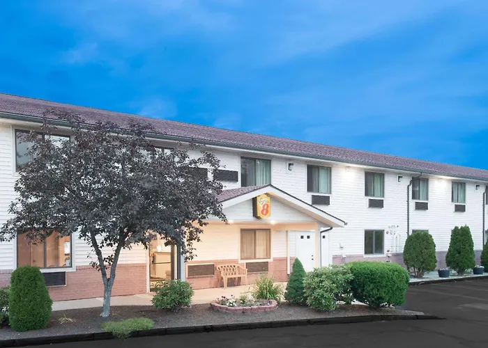 Super 8 By Wyndham Augusta Hotel
