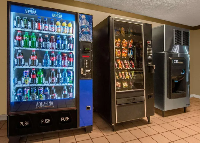 Super 8 By Wyndham Grants Hotel