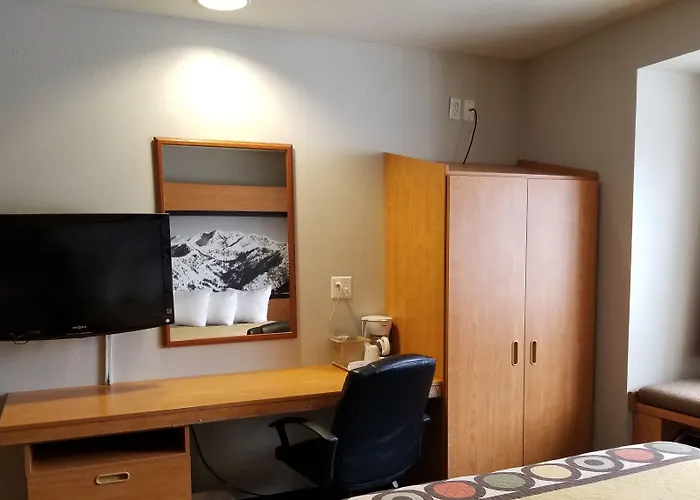 Super 8 By Wyndham Pride Midvale/Midvalley/Salt Lake City