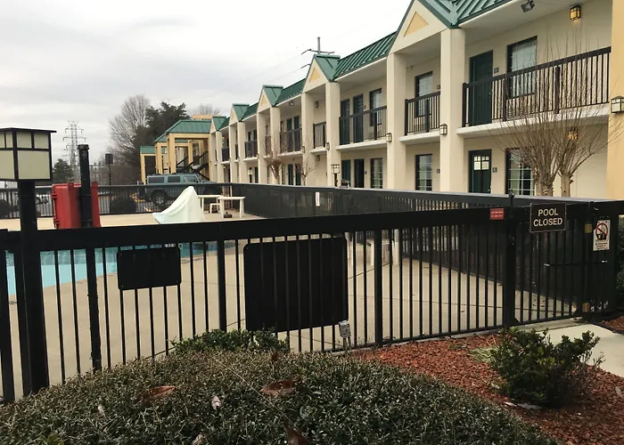 Quality Inn & Suites Hanes Mall Winston-Salem