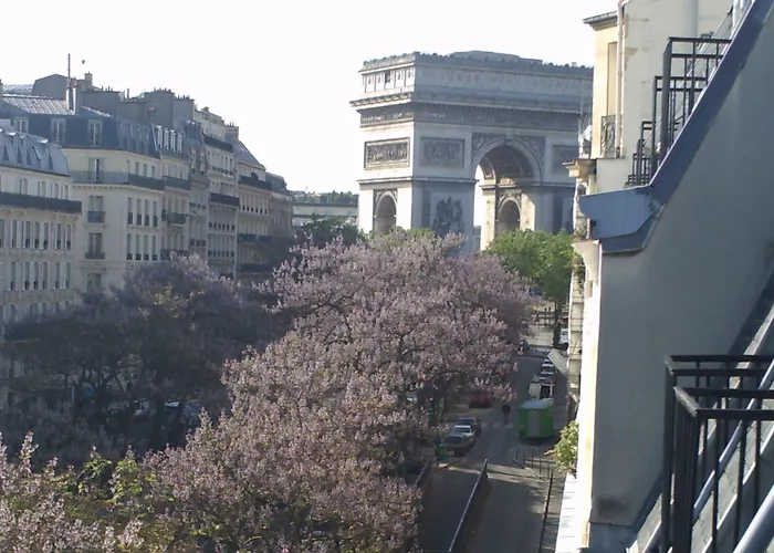 Elsa, Hotel Paris By Collection Vesper